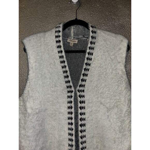 Chic White and Black Patterned Sleeveless Vest - Picture 2 of 7